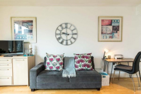 Sleek 2BD Flat in the Heart of Westminster
